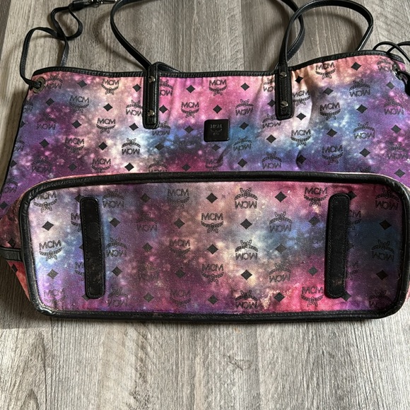 MCM galaxy reversible large size tote - Picture 8 of 12